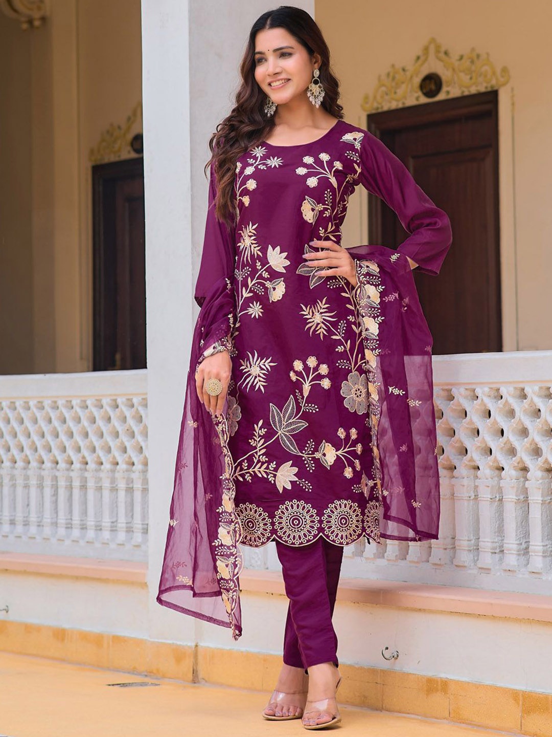 Berrylicious Floral Embroidered Regular Chanderi Cotton Kurta With Trousers With Dupatta, Purple
Berrylicious Floral Embroidered Regular Chanderi Cotton Kurta With Trousers With Dupatta, Purple