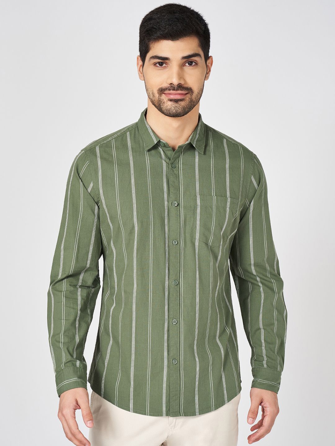 BYFORD by Pantaloons Men Original Vertical Striped Cotton Slim Fit Casual Shirt, Green
BYFORD by Pantaloons Men Original Vertical Striped Cotton Slim Fit Casual Shirt, Green