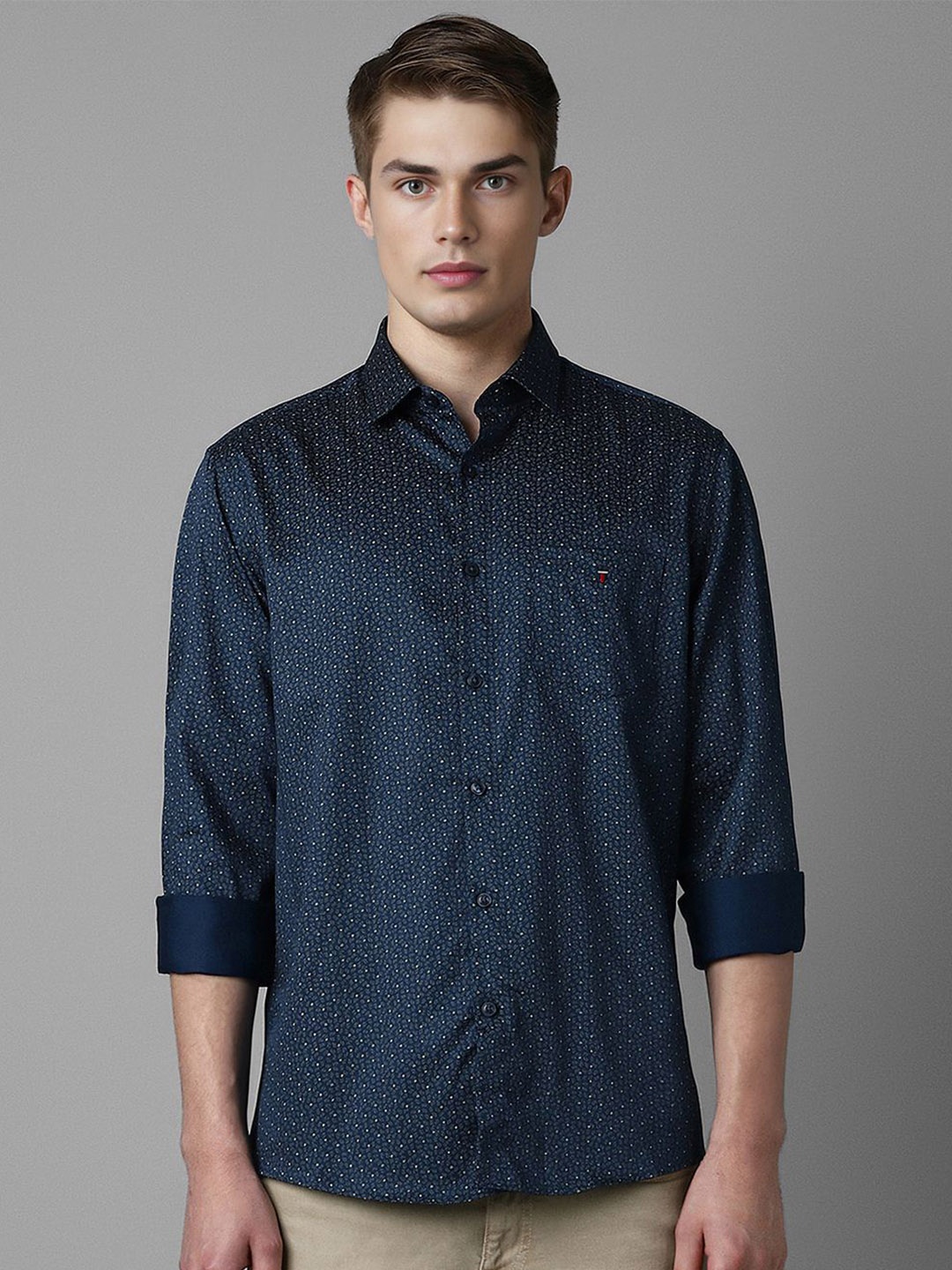 Louis Philippe Sport Men Spread Collar Micro Ditsy Printed Cotton Slim Fit Casual Shirt, Navy blue
Louis Philippe Sport Men Spread Collar Micro Ditsy Printed Cotton Slim Fit Casual Shirt, Navy blue