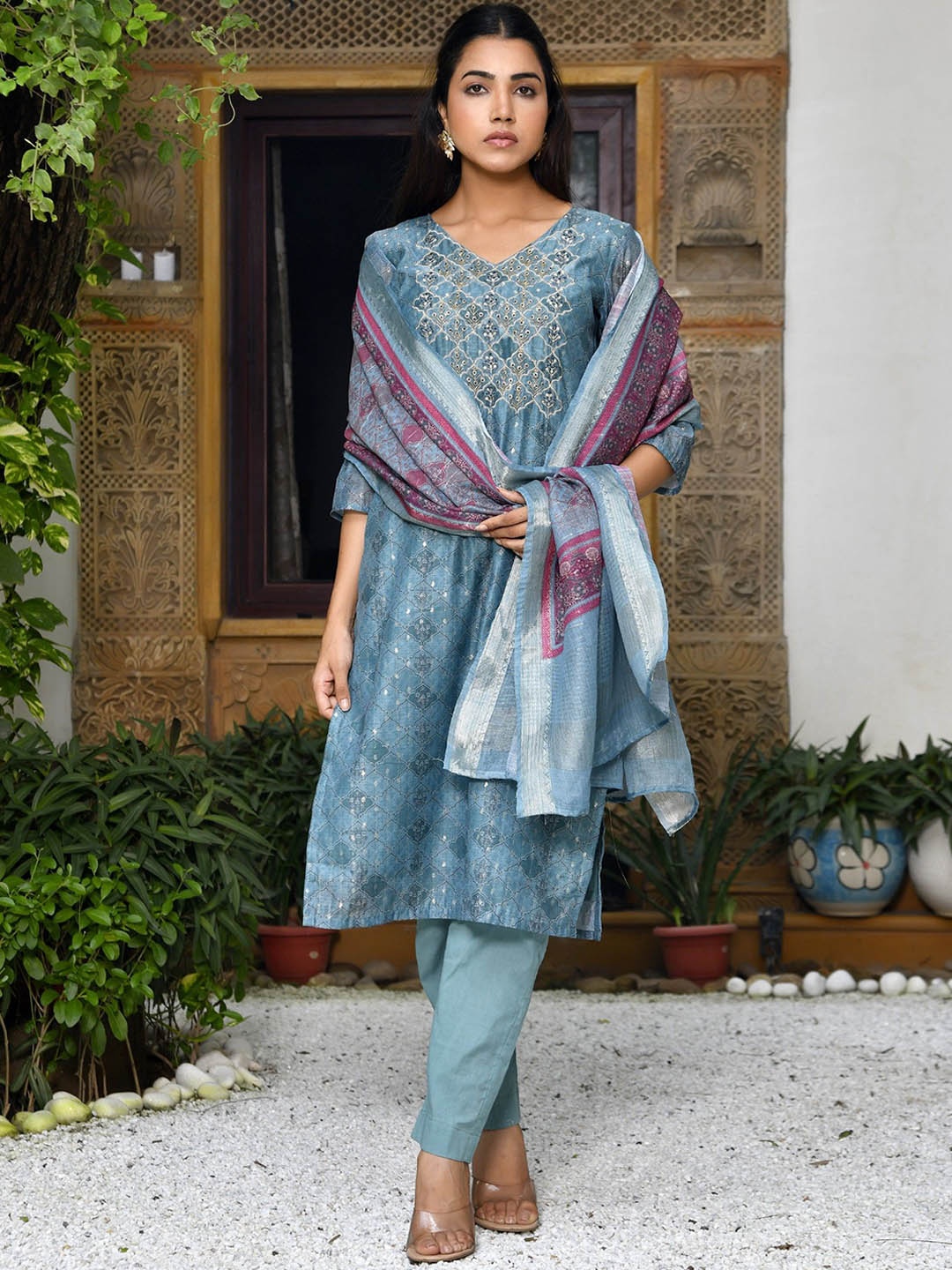 VAASVA JAIPUR Women Printed Regular Beads and Stones Cotton Kurta withTrousers &Dupatta, Blue
VAASVA JAIPUR Women Printed Regular Beads and Stones Cotton Kurta withTrousers &Dupatta, Blue