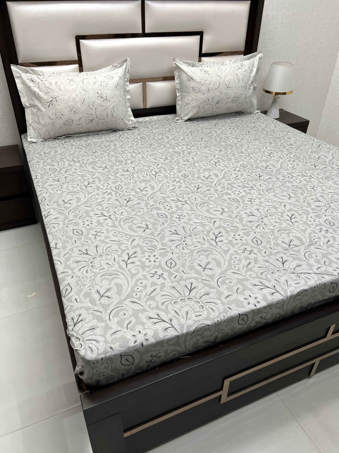Pure Decor Grey Floral Pinted 260 TC Pure Cotton Super King Bedsheet & 2 Pillow Covers
Pure Decor Grey Floral Pinted 260 TC Pure Cotton Super King Bedsheet & 2 Pillow Covers