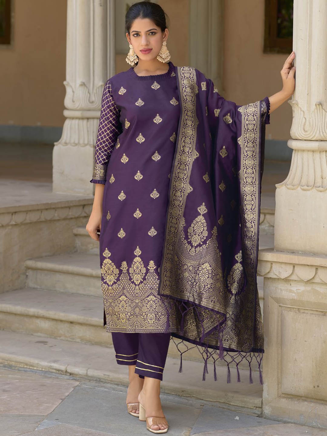 VredeVogel Ethnic Motifs Woven Design Zari Cotton Silk Kurta With Trousers & Dupatta, Purple
VredeVogel Ethnic Motifs Woven Design Zari Cotton Silk Kurta With Trousers & Dupatta, Purple