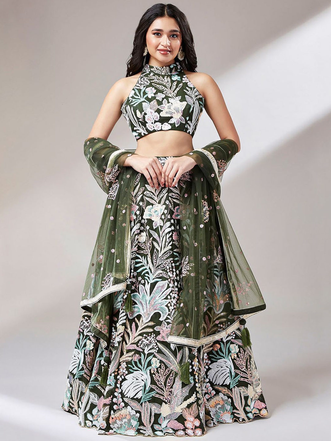 FABPIXEL Floral Embroidered Sequinned Semi-Stitched Lehenga & Unstitched Blouse & Dupatta, Green
FABPIXEL Floral Embroidered Sequinned Semi-Stitched Lehenga & Unstitched Blouse & Dupatta, Green