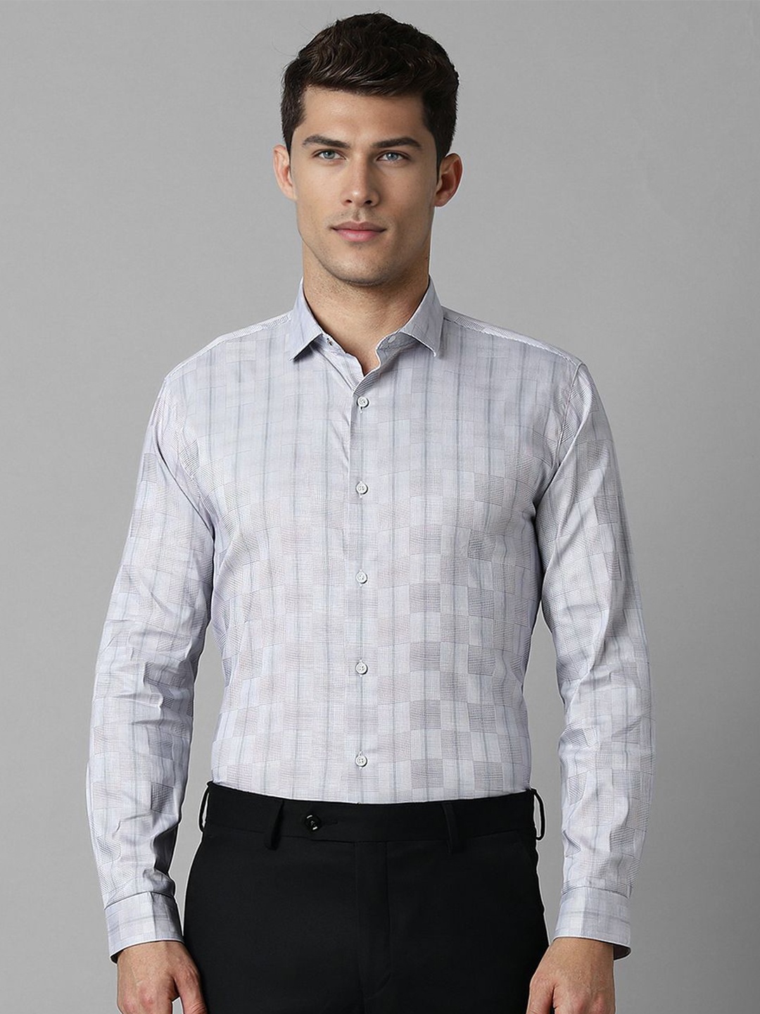 Louis Philippe Sport Men Super Spread Collar Checked Cotton Slim Fit Formal Shirt, Grey
Louis Philippe Sport Men Super Spread Collar Checked Cotton Slim Fit Formal Shirt, Grey