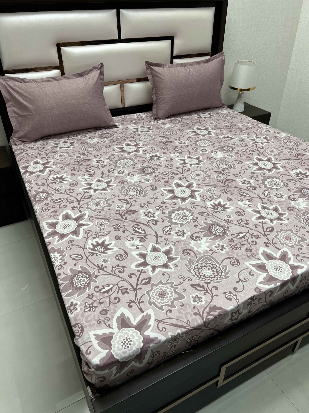 Pure Decor Lifestyle Purple & White Floral Printed Cotton King Bedsheet & 2 Pillow Covers
Pure Decor Lifestyle Purple & White Floral Printed Cotton King Bedsheet & 2 Pillow Covers
