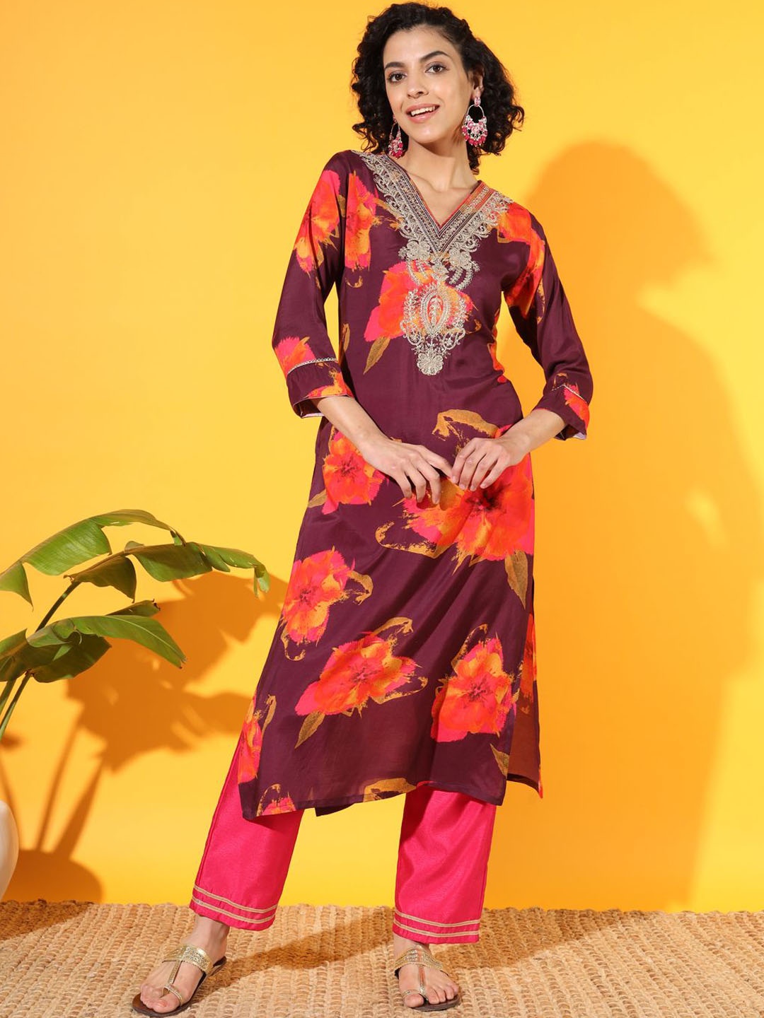 VESH Floral Printed V-Neck Three-Quarter Sleeves Zari Work Straight Silk Kurta, Purple
VESH Floral Printed V-Neck Three-Quarter Sleeves Zari Work Straight Silk Kurta, Purple