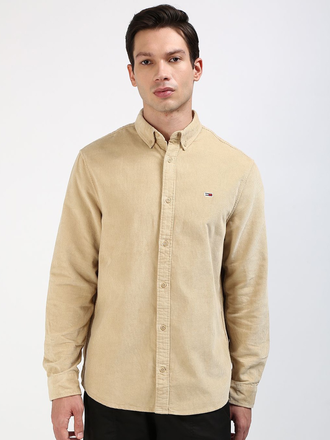 Tommy Hilfiger Men Classic Button-Down Collar Solid Organic Cotton Casual Shirt, Beige
Tommy Hilfiger Men Classic Button-Down Collar Solid Organic Cotton Casual Shirt, Beige
