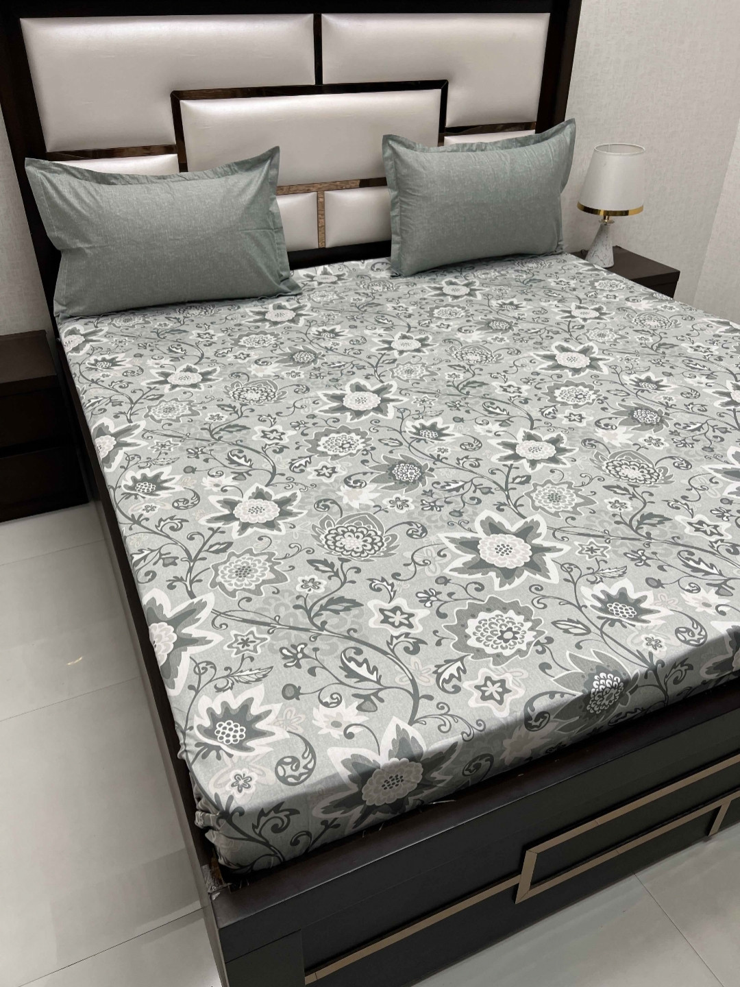 Pure Decor Lifestyle Green Printed Pure Cotton 300 TC King Bedsheet With 2 Pillow Covers
Pure Decor Lifestyle Green Printed Pure Cotton 300 TC King Bedsheet With 2 Pillow Covers