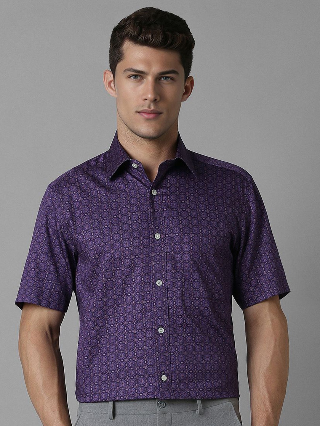 Louis Philippe Men Classic Spread Collar Abstract Printed Cotton Formal Shirt, Purple
Louis Philippe Men Classic Spread Collar Abstract Printed Cotton Formal Shirt, Purple