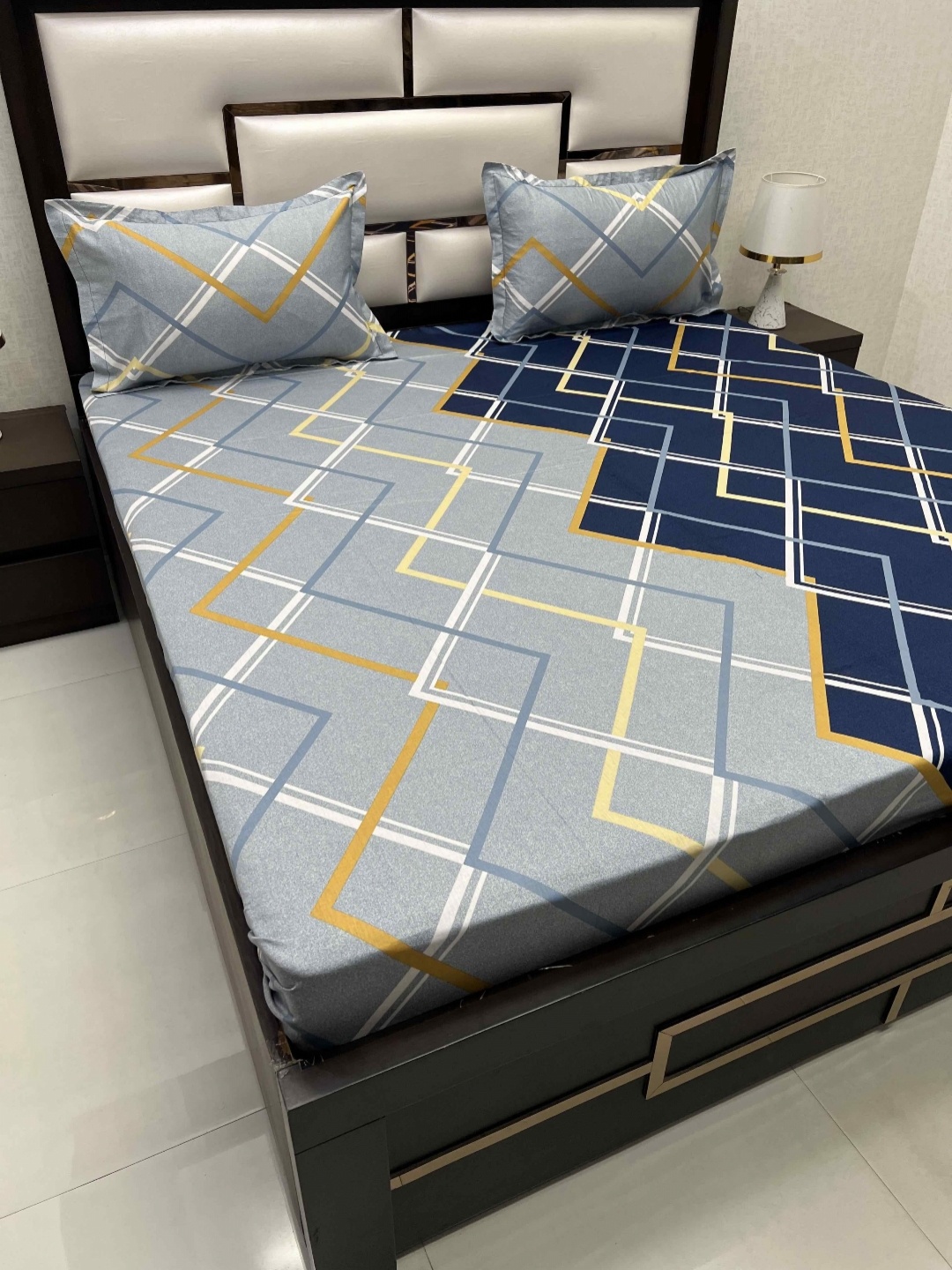 Pure Decor Blue & Grey Pinted 220 TC Pure Cotton Double Queen Bedsheet & 2 Pillow Covers
Pure Decor Blue & Grey Pinted 220 TC Pure Cotton Double Queen Bedsheet & 2 Pillow Covers