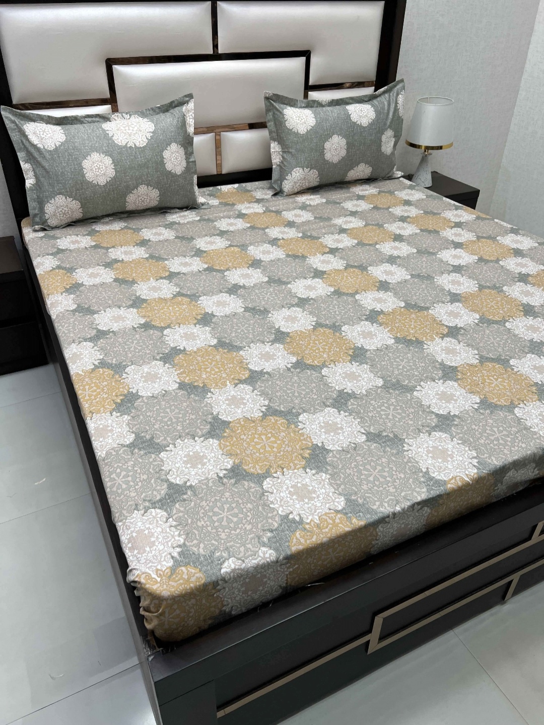 Pure Decor Grey & Brown Printed 300 TC Pure Cotton Super King Bedsheet & 2 Pillow Covers
Pure Decor Grey & Brown Printed 300 TC Pure Cotton Super King Bedsheet & 2 Pillow Covers