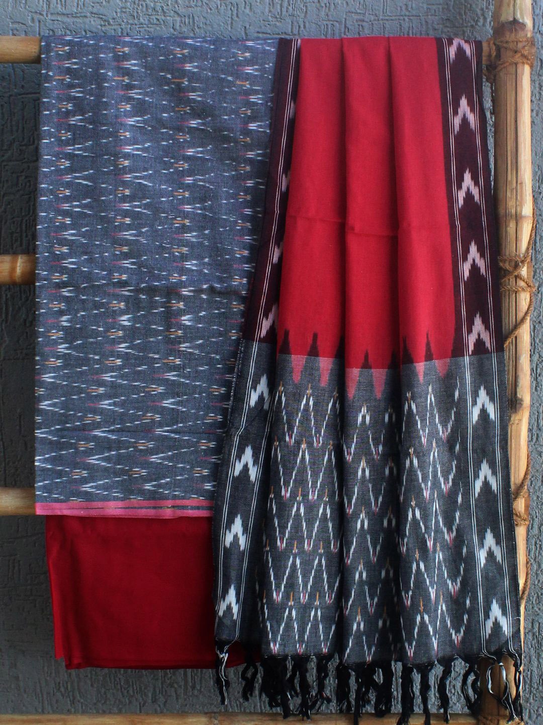 Weaves of Tradition Geometric Woven Design Pure Cotton Unstitched Dress Material, Grey
Weaves of Tradition Geometric Woven Design Pure Cotton Unstitched Dress Material, Grey