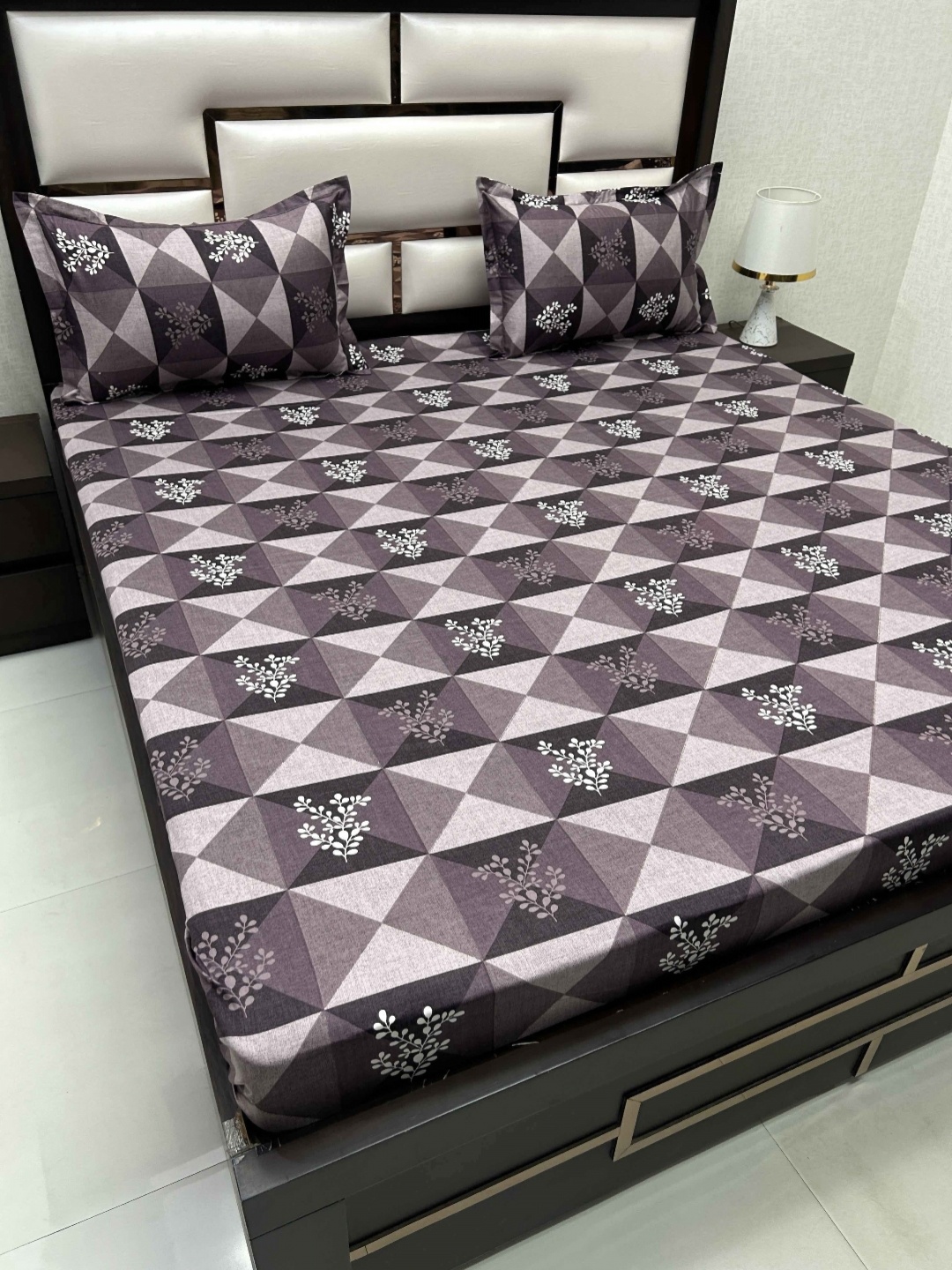 Pure Decor Purple Geometric Printed 260 TC Pure Cotton King Bedsheet with 2 Pillow Covers
Pure Decor Purple Geometric Printed 260 TC Pure Cotton King Bedsheet with 2 Pillow Covers