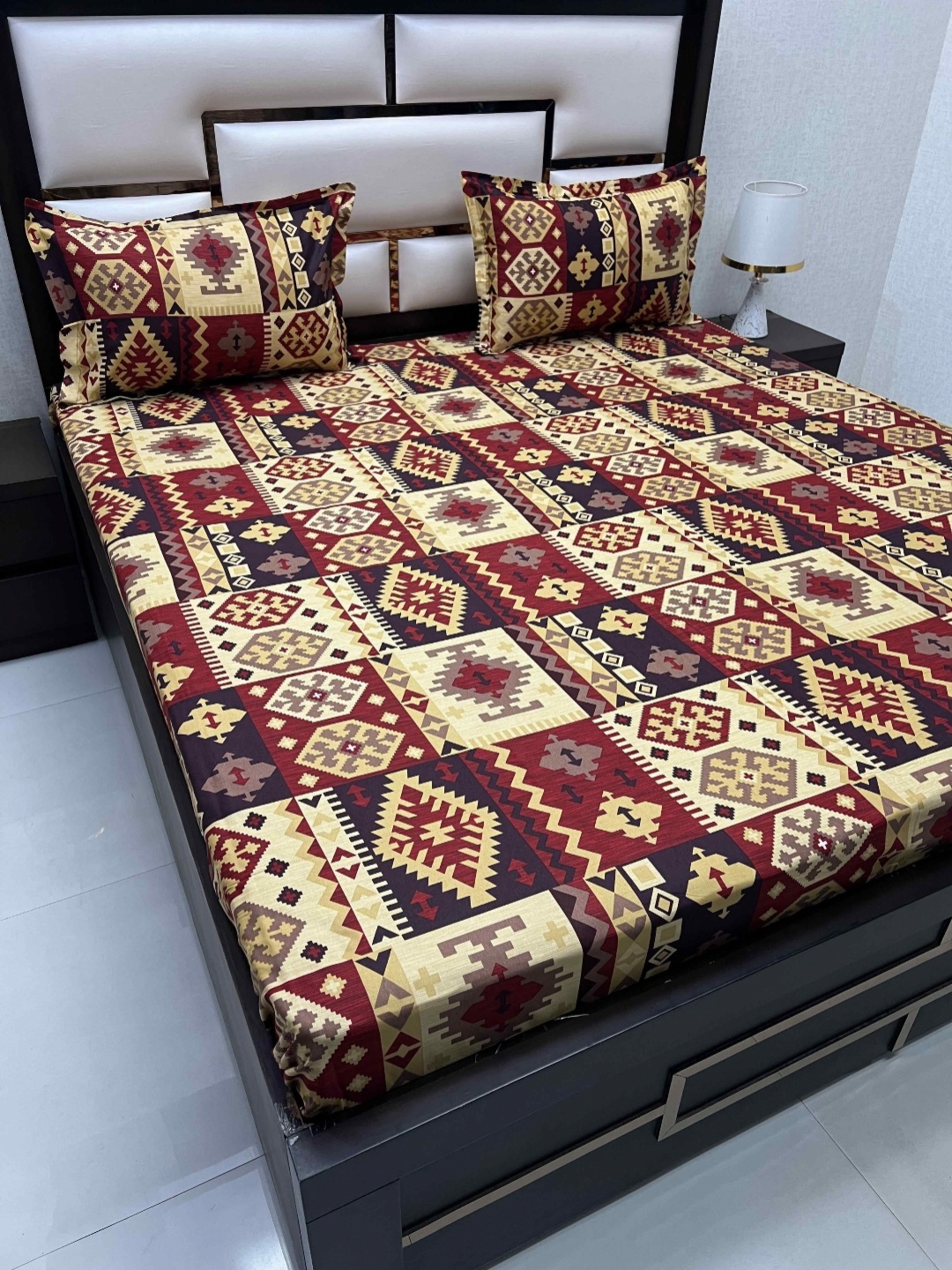 Pure Decor Red & Cream Printed 330 TC Pure Cotton King Bedsheet with 2 Pillow Covers
Pure Decor Red & Cream Printed 330 TC Pure Cotton King Bedsheet with 2 Pillow Covers