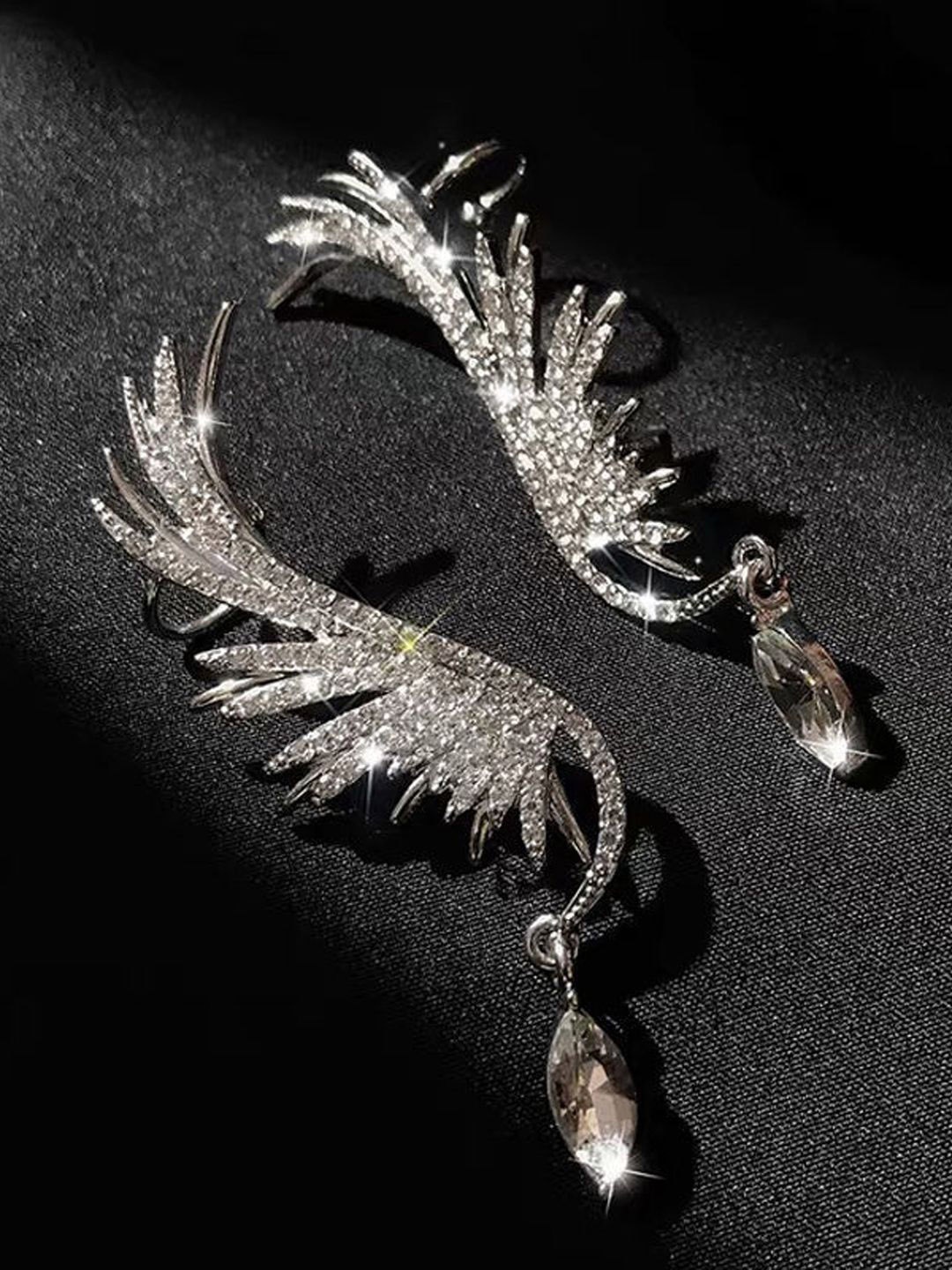VAGHBHATT Silver Plated Stainless Steel Rhinestone Studded Classic Ear Cuff Earrings
VAGHBHATT Silver Plated Stainless Steel Rhinestone Studded Classic Ear Cuff Earrings