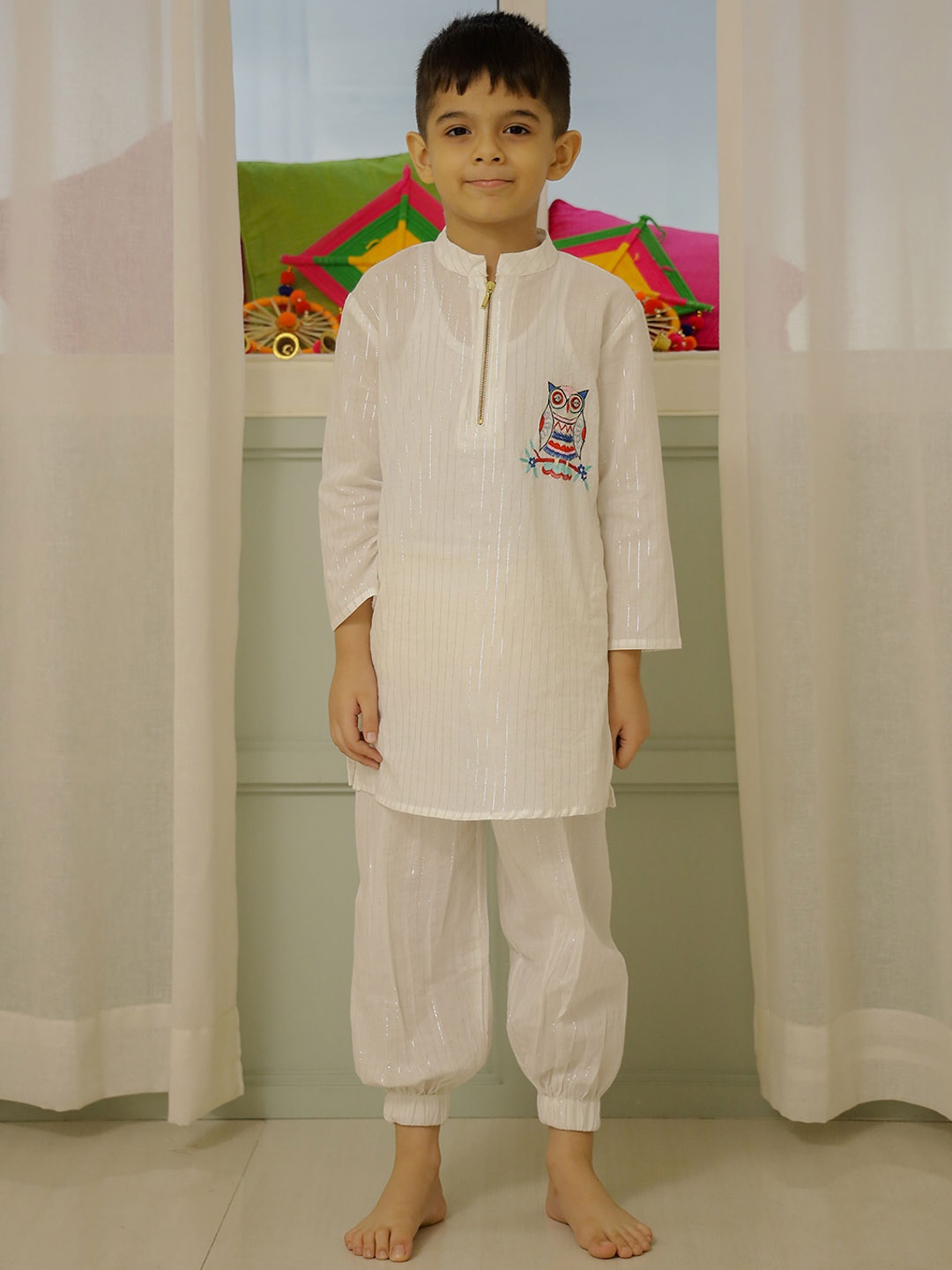 Hoshi by A&T Boys Embroidered Thread Work Pure Cotton Kurta With Pyjamas, White
Hoshi by A&T Boys Embroidered Thread Work Pure Cotton Kurta With Pyjamas, White
