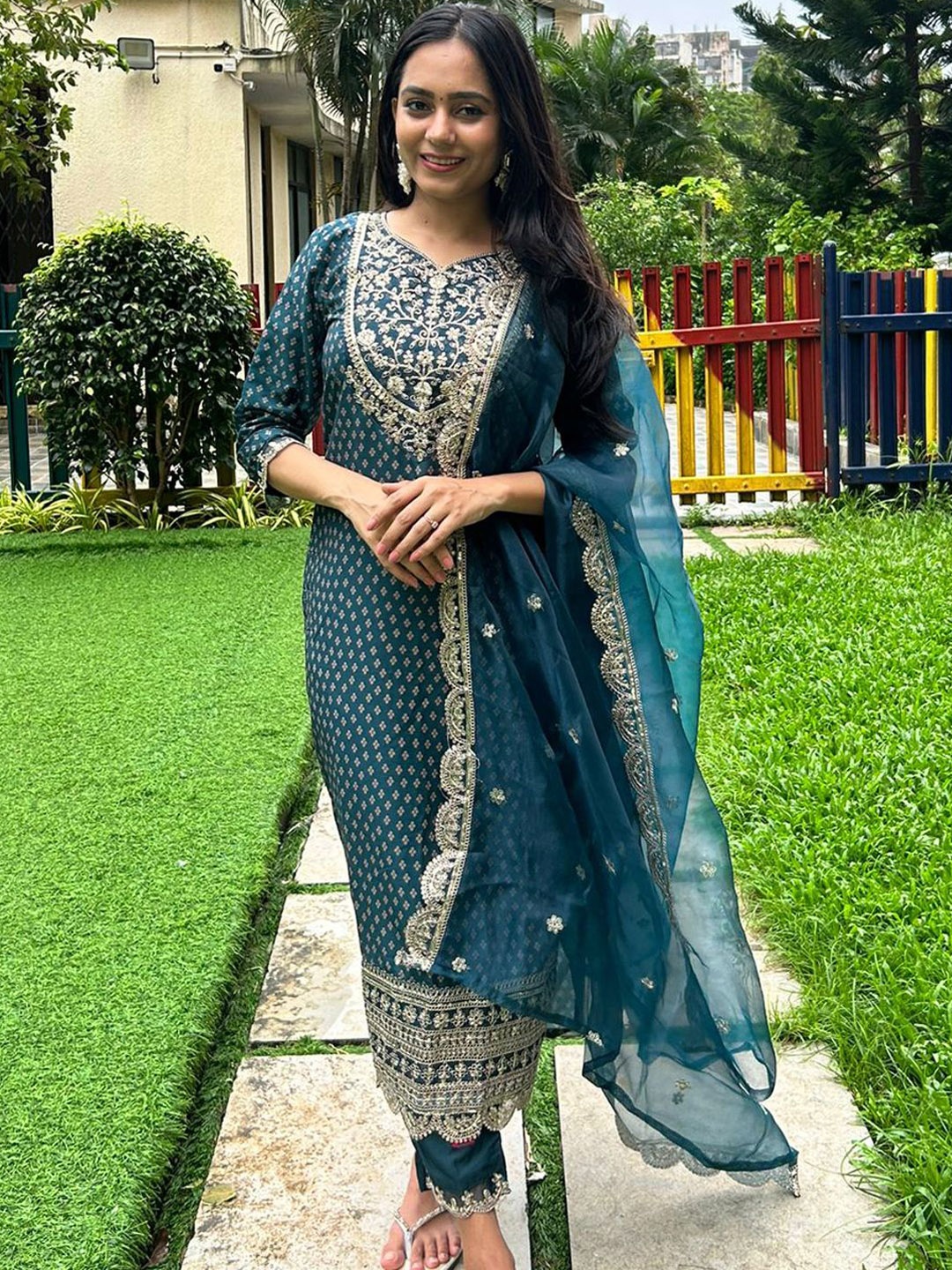 VredeVogel Floral Zari Embroidered V-Neck Straight Kurta with Trouser & Dupatta, Teal
VredeVogel Floral Zari Embroidered V-Neck Straight Kurta with Trouser & Dupatta, Teal