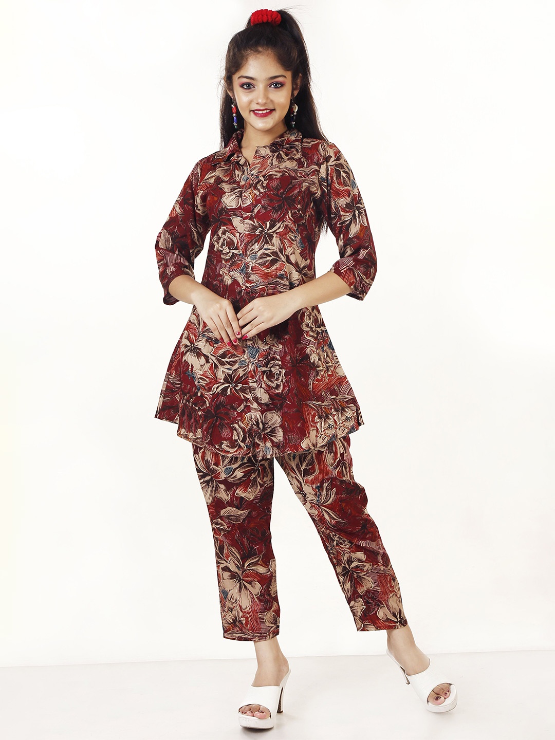 KAARIGARI Girls Floral Printed Shirt Collar Neck Pure Cotton Tunic With Trousers, Maroon
KAARIGARI Girls Floral Printed Shirt Collar Neck Pure Cotton Tunic With Trousers, Maroon