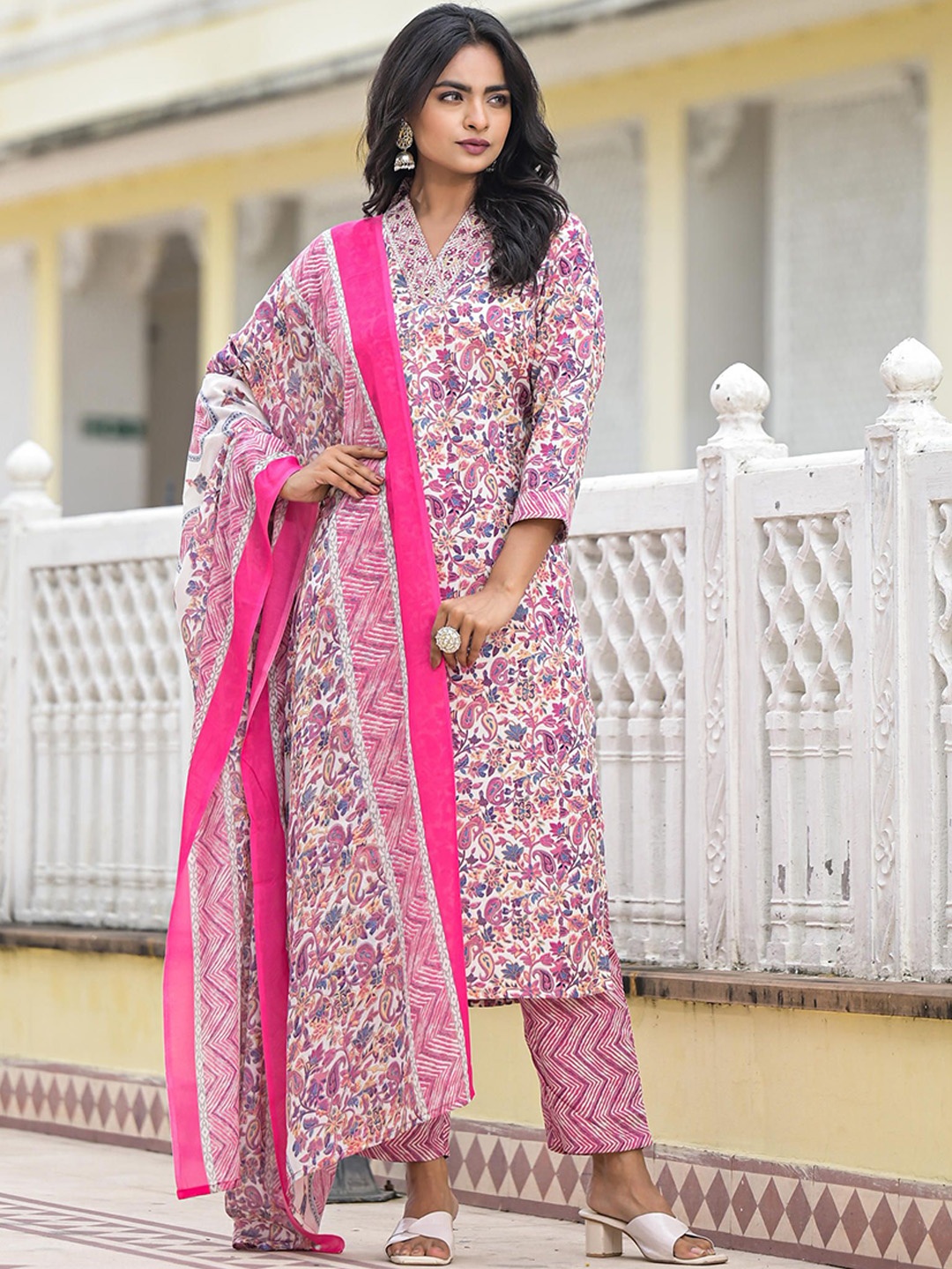 Juniper Floral Printed V Neck Mirror Work Straight Kurta with Trousers & Dupatta, White
Juniper Floral Printed V Neck Mirror Work Straight Kurta with Trousers & Dupatta, White