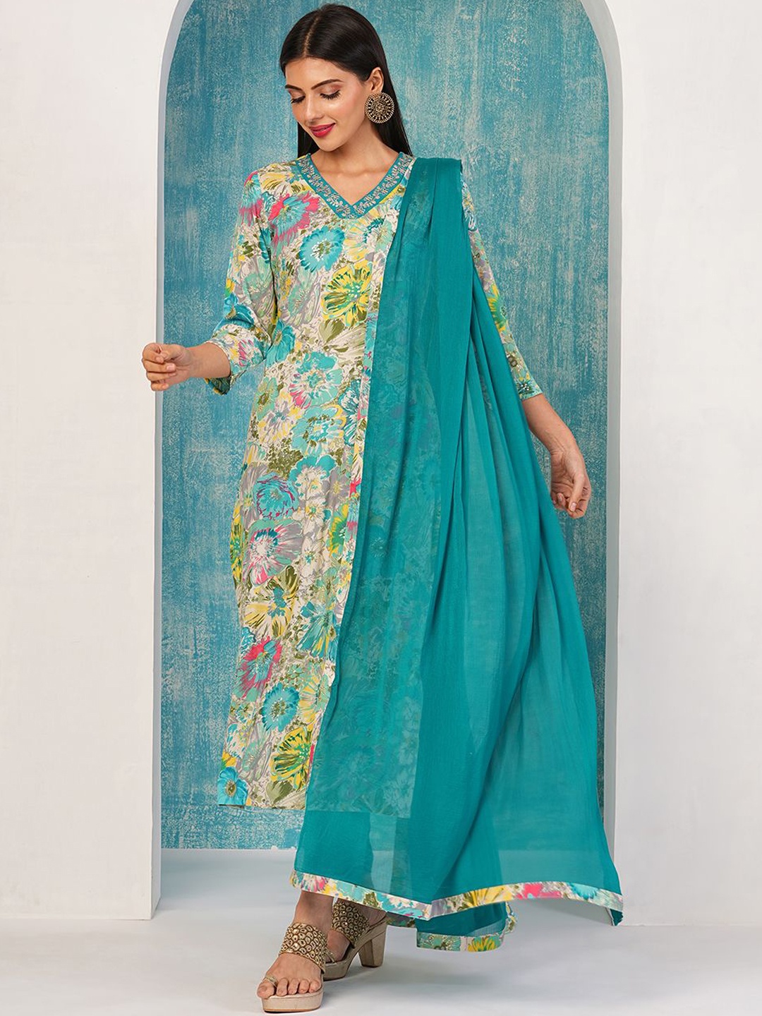 Anni Designer Floral Printed Regular Straight Kurta with Trousers & Dupatta, Turquoise blue
Anni Designer Floral Printed Regular Straight Kurta with Trousers & Dupatta, Turquoise blue