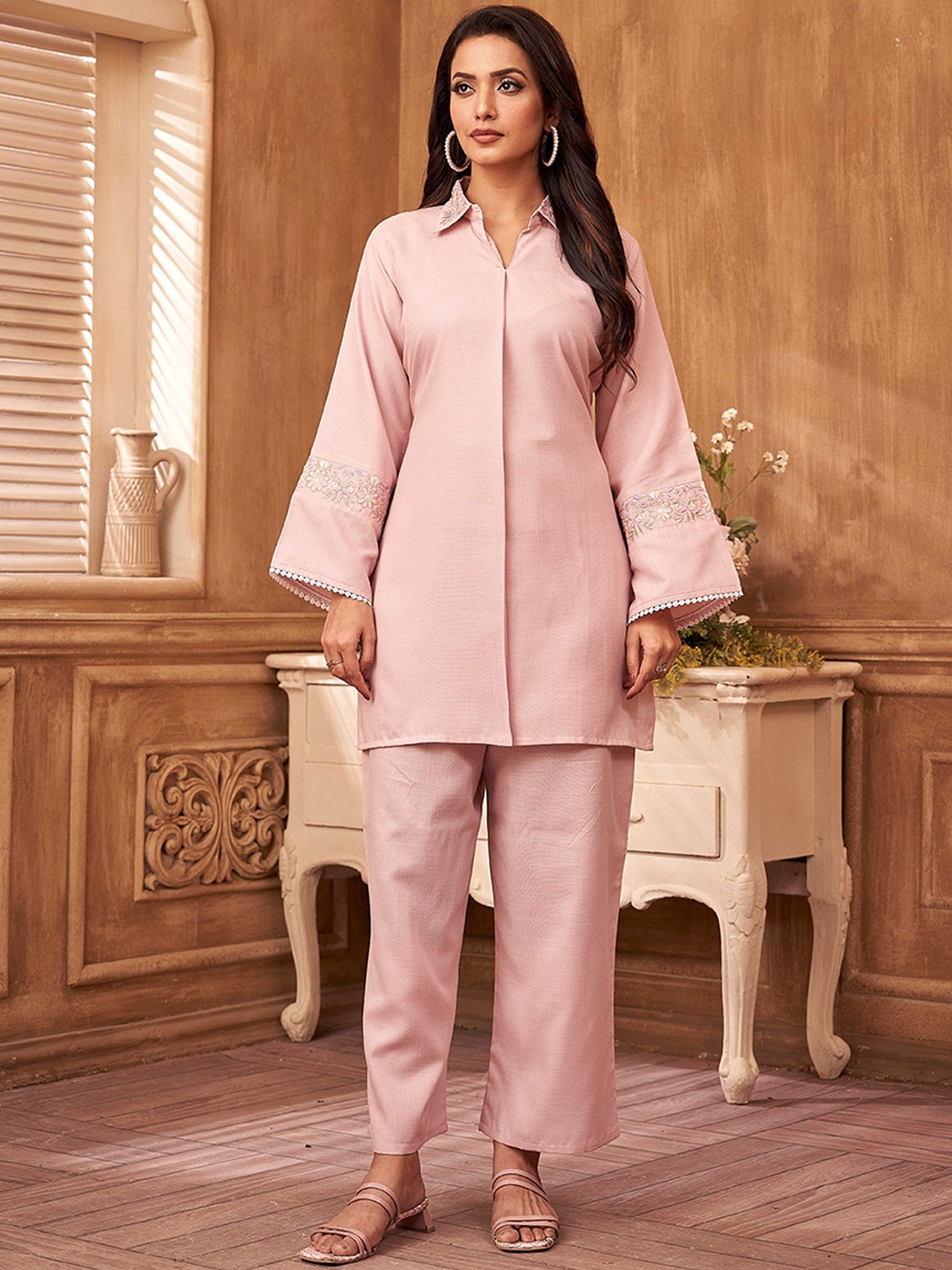 VORHIZA Women Embroidered Shirt Collar Long Sleeves Tunic & Trousers Co-Ords, Pink
VORHIZA Women Embroidered Shirt Collar Long Sleeves Tunic & Trousers Co-Ords, Pink