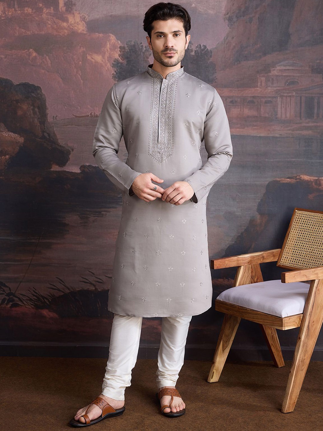 House of Pataudi Ethnic Motifs Embroidered Thread Work Straight Kurta With Pyjamas, Grey
House of Pataudi Ethnic Motifs Embroidered Thread Work Straight Kurta With Pyjamas, Grey