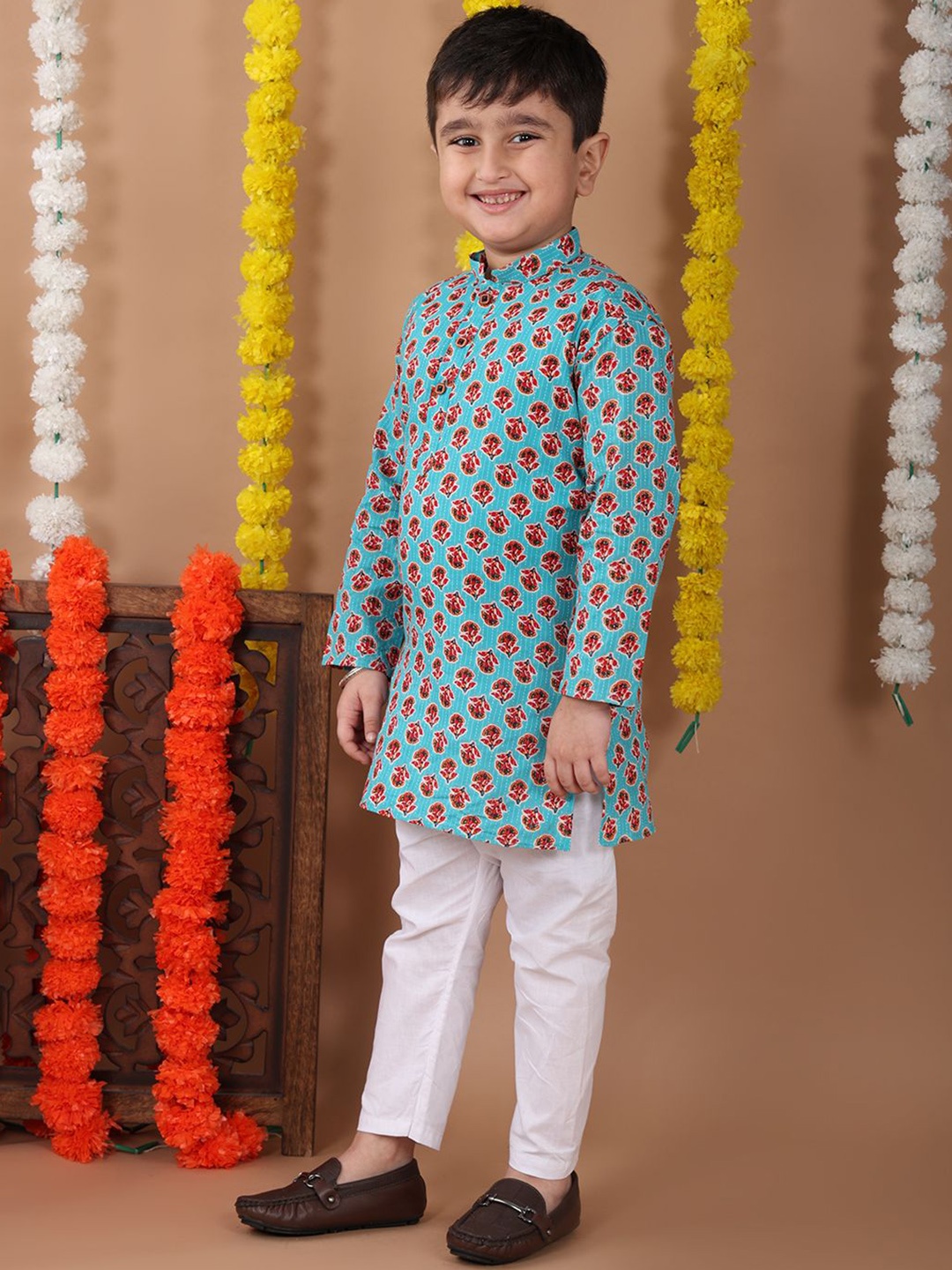 Here&Now X Kinder Kids Boys Floral Printed Regular Pure Cotton Kurta with Pyjamas, Green
Here&Now X Kinder Kids Boys Floral Printed Regular Pure Cotton Kurta with Pyjamas, Green