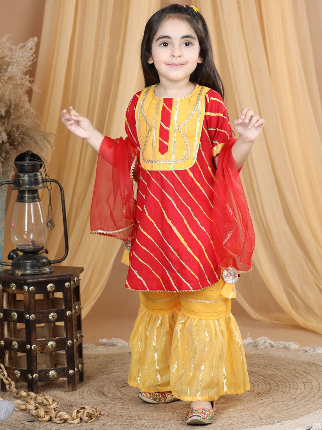 Here&Now X Kinder Kids Girls Leheriya Printed Gotta Patti Pure Cotton Kurta Set, Red
Here&Now X Kinder Kids Girls Leheriya Printed Gotta Patti Pure Cotton Kurta Set, Red