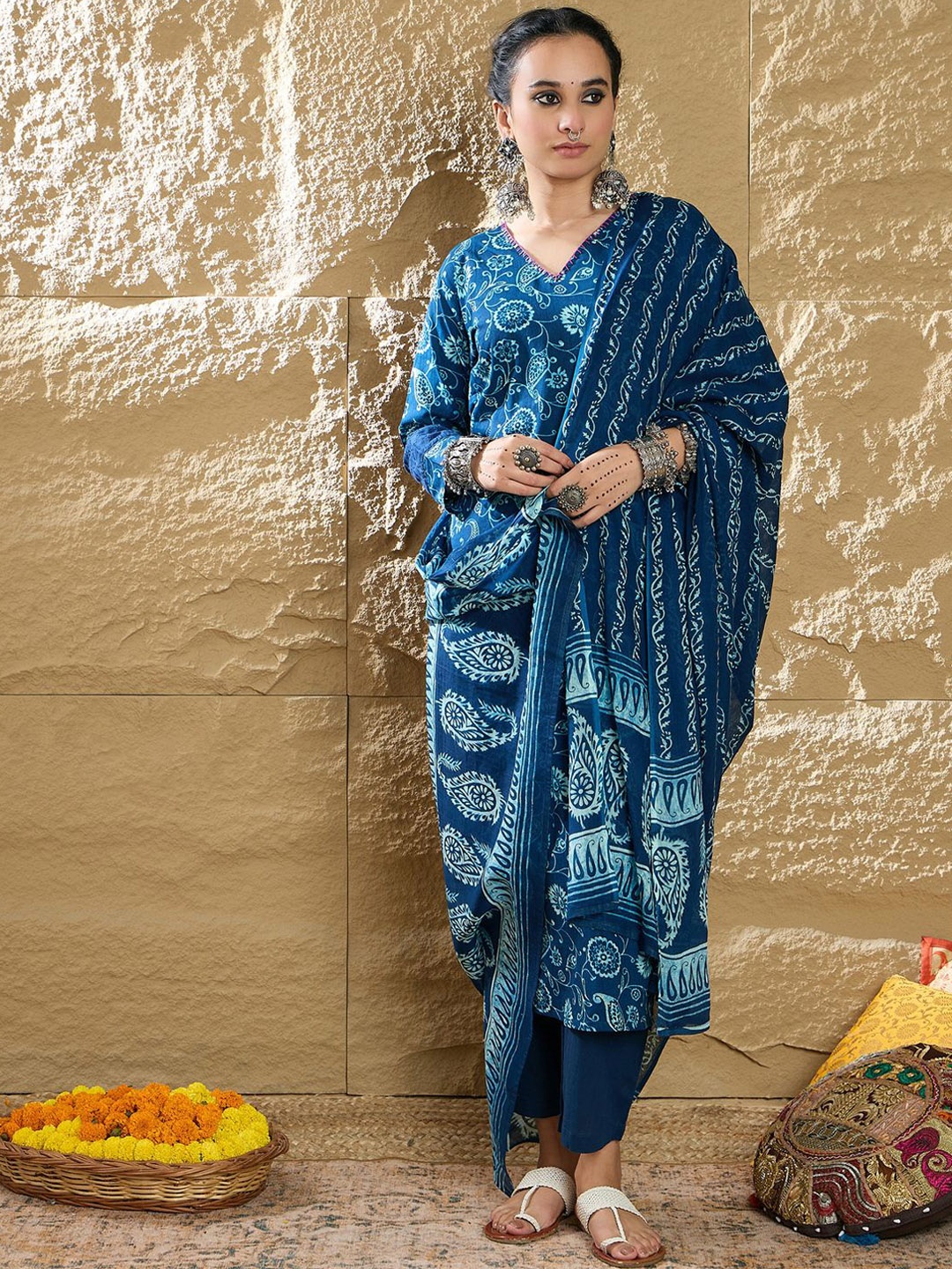 Indo Era Women Paisley Printed Pure Cotton Kurta with Trousers & Dupatta, Blue
Indo Era Women Paisley Printed Pure Cotton Kurta with Trousers & Dupatta, Blue