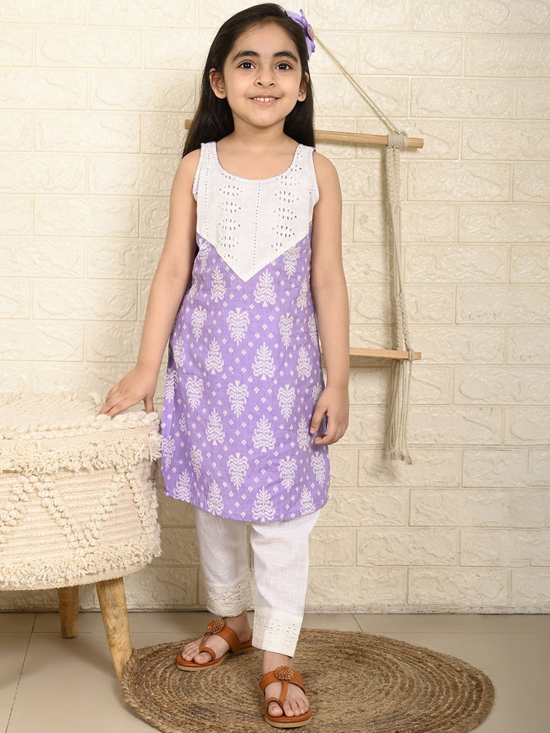 Here&Now X Kinder Kids Girls Floral Printed Round Neck Pure Cotton Kurta with Trouser, Purple
Here&Now X Kinder Kids Girls Floral Printed Round Neck Pure Cotton Kurta with Trouser, Purple