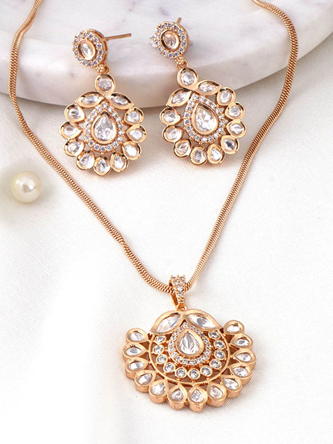 Adwitiya Collection Gold-Plated American Diamond & Kundan Studded Floral Jewellery Set
Adwitiya Collection Gold-Plated American Diamond & Kundan Studded Floral Jewellery Set