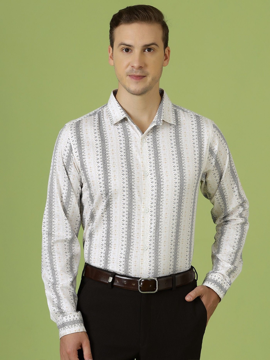 Gavin Paris Men Relaxed Spread Collar Vertical Striped Cotton Semiformal Shirt, Off white
Gavin Paris Men Relaxed Spread Collar Vertical Striped Cotton Semiformal Shirt, Off white