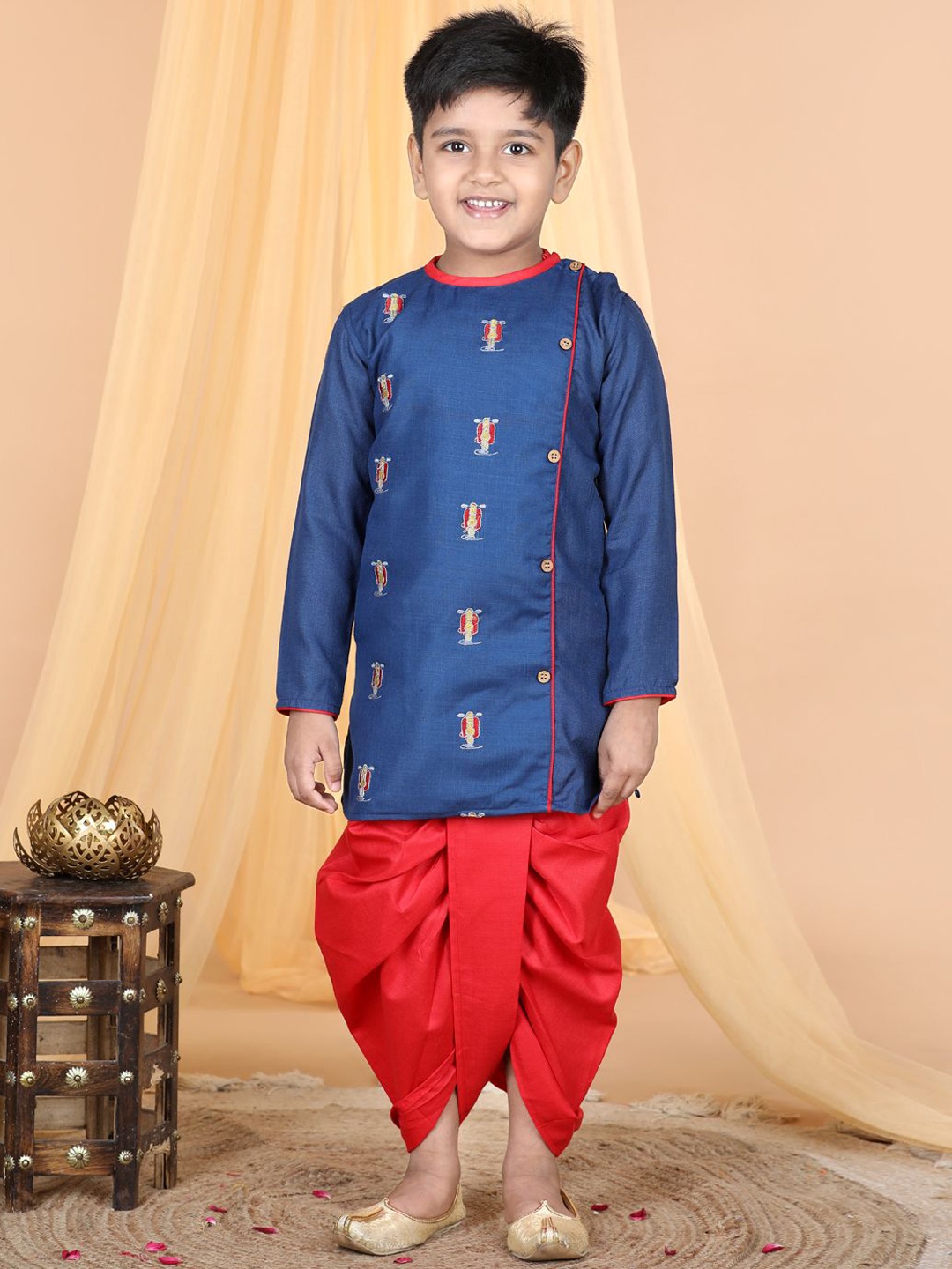 Here&Now X Kinder Kids Boys Floral Embroidered Pure Cotton Straight Kurta with Dhoti Pants, Blue
Here&Now X Kinder Kids Boys Floral Embroidered Pure Cotton Straight Kurta with Dhoti Pants, Blue