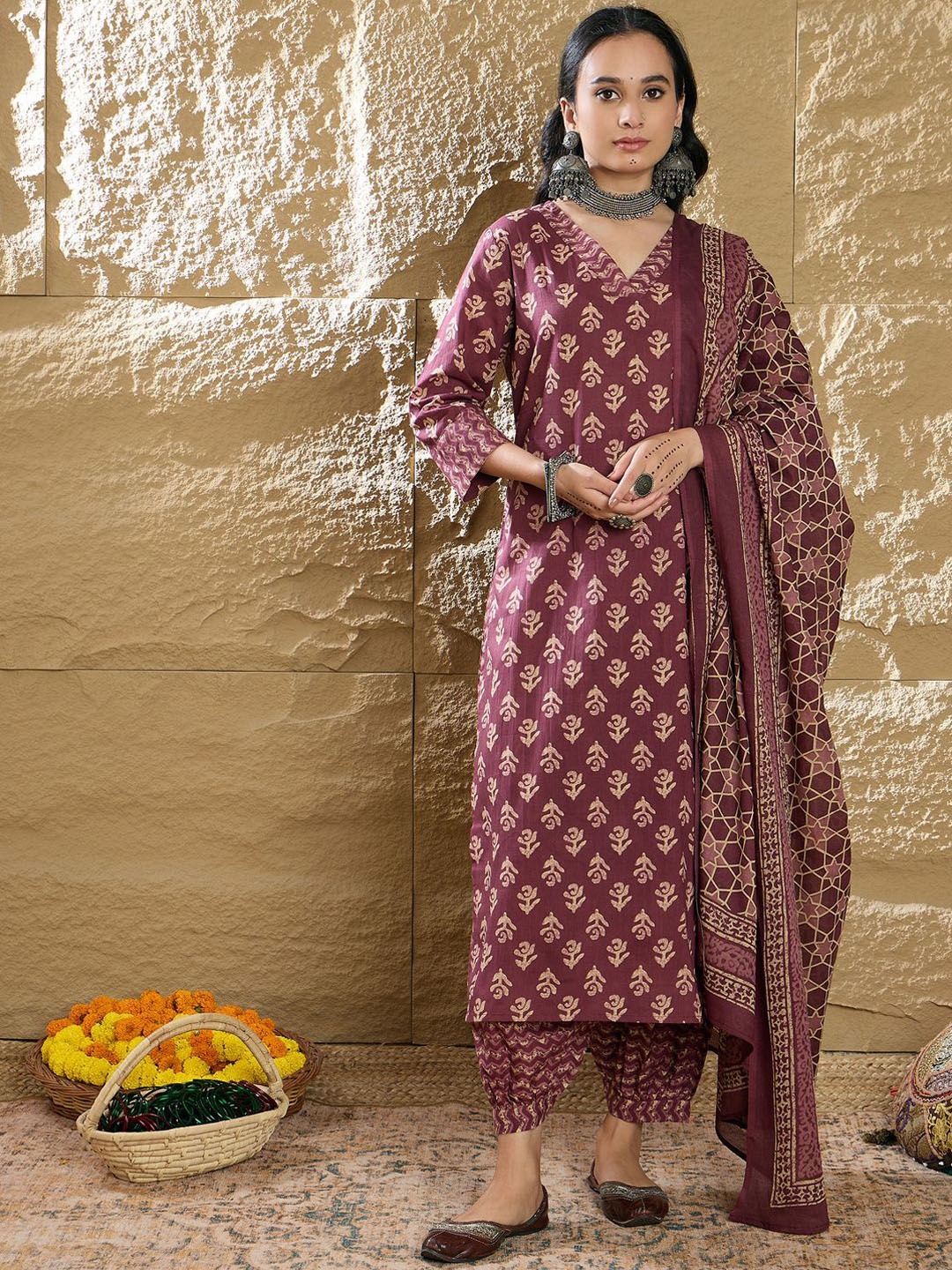 Indo Era Women Ethnic Motifs Printed Regular Pure Cotton Kurta with Salwar & Dupatta, Burgundy
Indo Era Women Ethnic Motifs Printed Regular Pure Cotton Kurta with Salwar & Dupatta, Burgundy