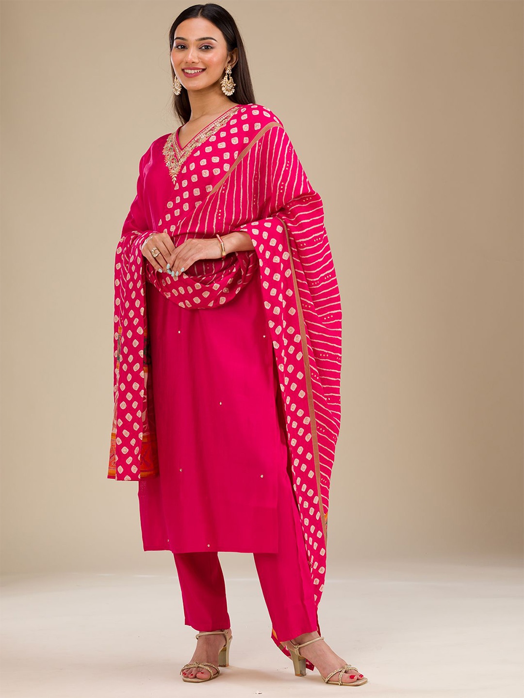 Koskii Floral Embroidered Regular Silk Crepe Straight Kurta with Trousers & Dupatta, Pink
Koskii Floral Embroidered Regular Silk Crepe Straight Kurta with Trousers & Dupatta, Pink