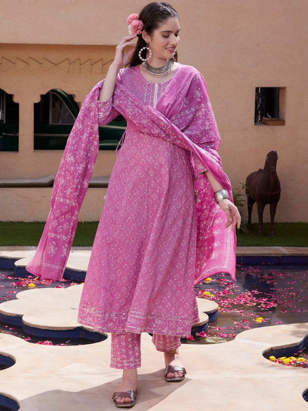 BANDIA Women Printed Panelled Sequinned Pure Cotton Kurta with Trousers & Dupatta, Mauve
BANDIA Women Printed Panelled Sequinned Pure Cotton Kurta with Trousers & Dupatta, Mauve