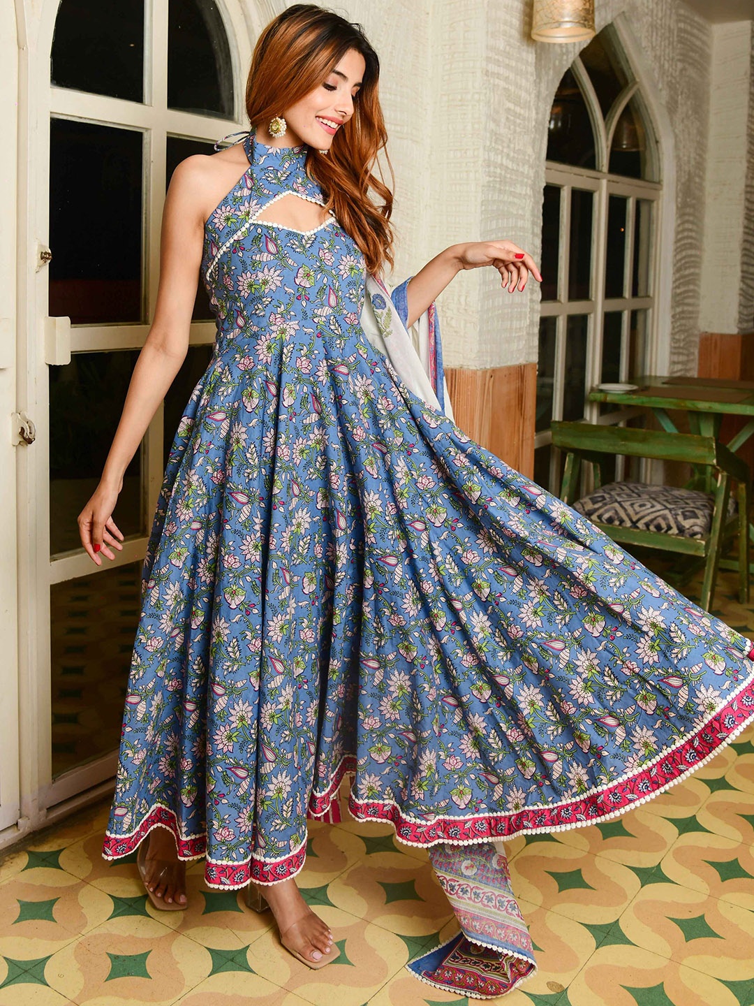 LABEL ADITI HUNDIA Women Floral Printed Regular Pure Cotton Kurta with Palazzos & Dupatta, Blue
LABEL ADITI HUNDIA Women Floral Printed Regular Pure Cotton Kurta with Palazzos & Dupatta, Blue