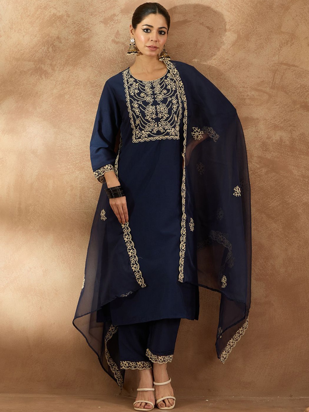 Indo Era Women Embroidered Regular Thread Work Kurta with Trousers & Dupatta, Blue
Indo Era Women Embroidered Regular Thread Work Kurta with Trousers & Dupatta, Blue