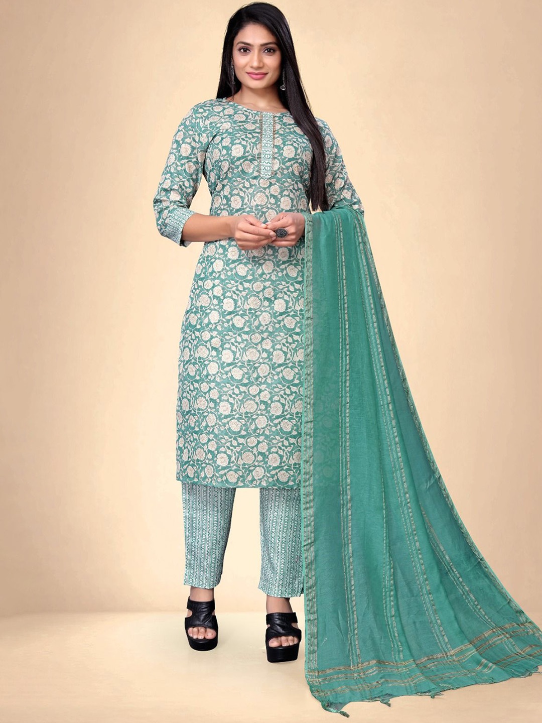 Abhilasha Women Floral Printed Regular Pure Cotton Kurta with Trousers & With Dupatta, Green
Abhilasha Women Floral Printed Regular Pure Cotton Kurta with Trousers & With Dupatta, Green