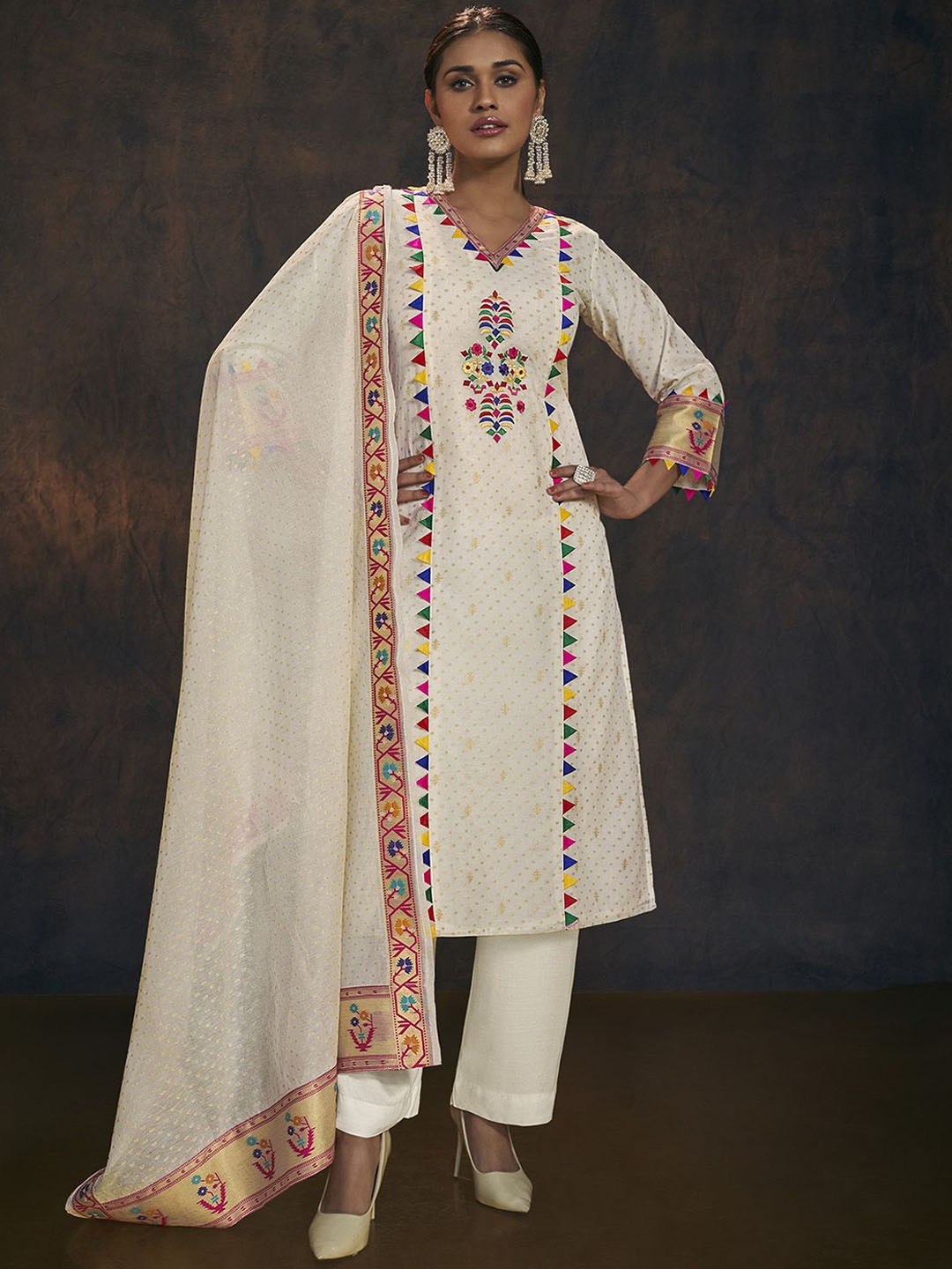 SALWAR STUDIO Women Floral Embroidered Thread Work Kurta with Trousers Dupatta, Off white
SALWAR STUDIO Women Floral Embroidered Thread Work Kurta with Trousers Dupatta, Off white