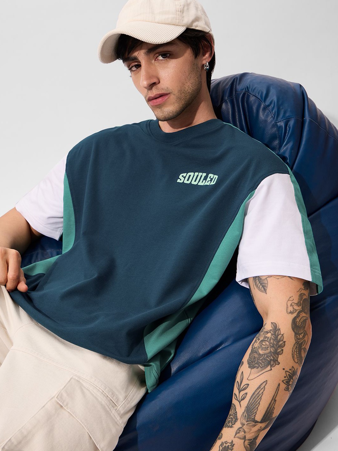 The Souled Store Men Colourblocked Drop-Shoulder Sleeves Oversized Pure Cotton T-shirt, Blue
The Souled Store Men Colourblocked Drop-Shoulder Sleeves Oversized Pure Cotton T-shirt, Blue