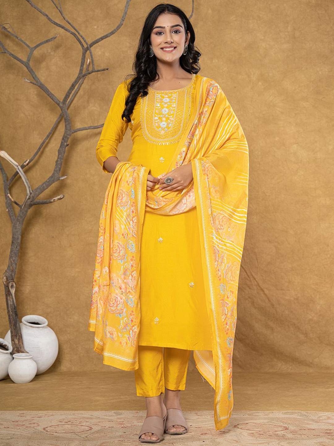 Yufta Women Ethnic Motifs Embroidered Regular Pure Silk Kurta with Trousers & With Dupatta, Mustard
Yufta Women Ethnic Motifs Embroidered Regular Pure Silk Kurta with Trousers & With Dupatta, Mustard