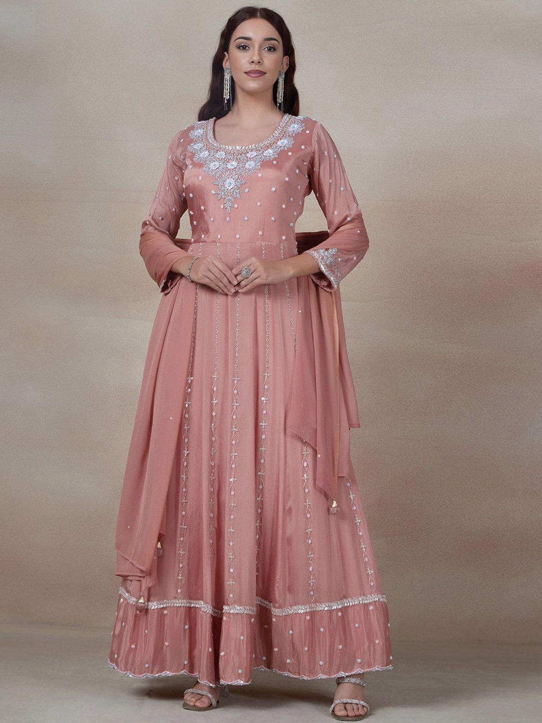 Rang by Indya Women Geometric Embellished Flared Sleeves Thread Work Anarkali Kurta, Orange
Rang by Indya Women Geometric Embellished Flared Sleeves Thread Work Anarkali Kurta, Orange