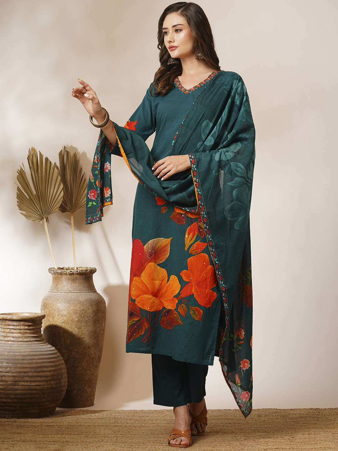 FASHOR Women Kurta with Trousers & Dupatta Set, Green
FASHOR Women Kurta with Trousers & Dupatta Set, Green