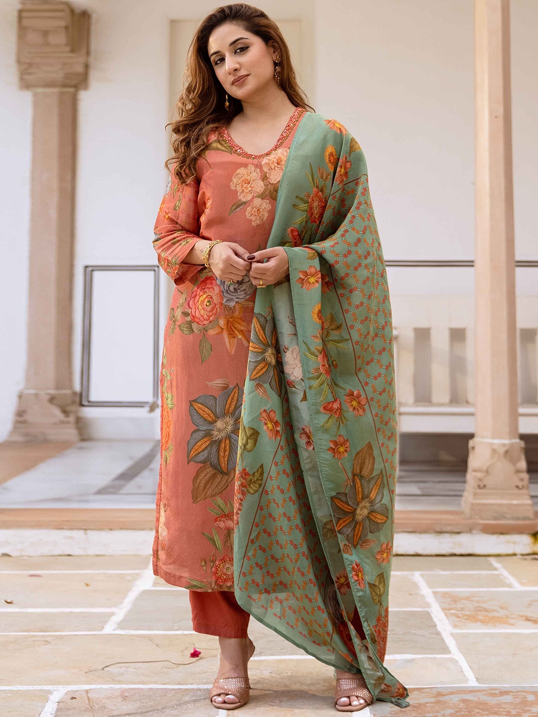 KALINI Women Floral Printed Regular Sequinned Kurta with Trousers &Dupatta Set, Peach
KALINI Women Floral Printed Regular Sequinned Kurta with Trousers &Dupatta Set, Peach