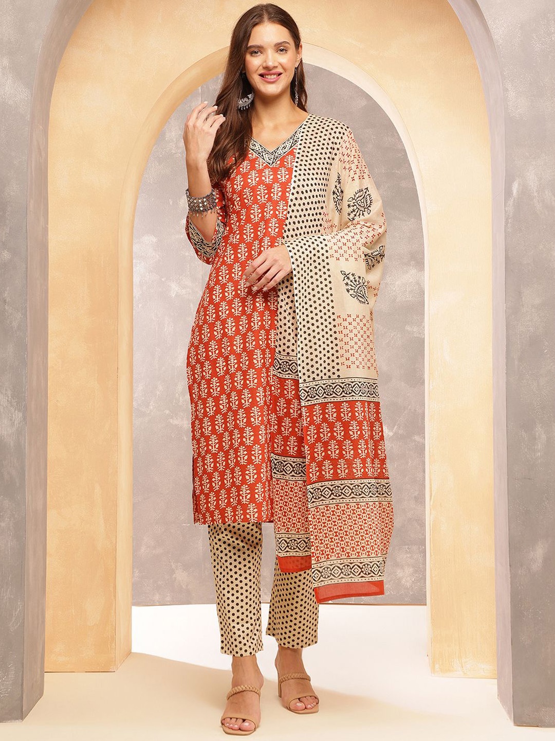Anouk Women Pure Cotton Ethnic Motifs Printed Regular Kurta with Trousers & With Dupatta, Red
Anouk Women Pure Cotton Ethnic Motifs Printed Regular Kurta with Trousers & With Dupatta, Red