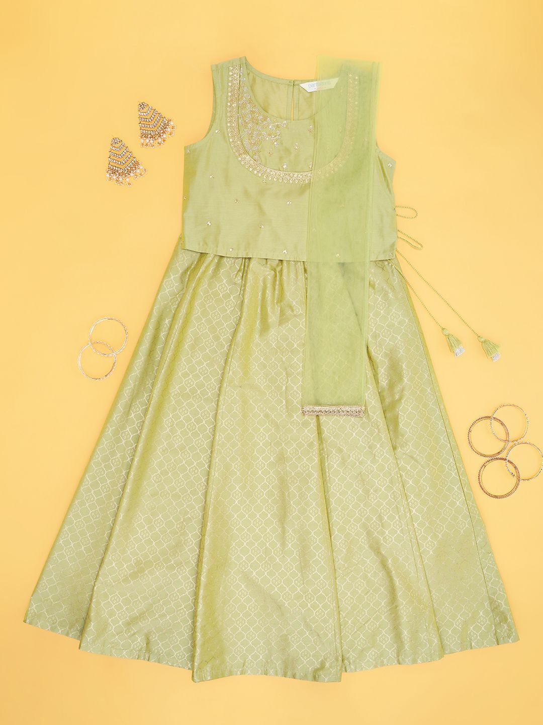 AKKRITI BY PANTALOONS Girls Sequinned Ready to Wear Lehenga & Blouse With Dupatta, Olive
AKKRITI BY PANTALOONS Girls Sequinned Ready to Wear Lehenga & Blouse With Dupatta, Olive