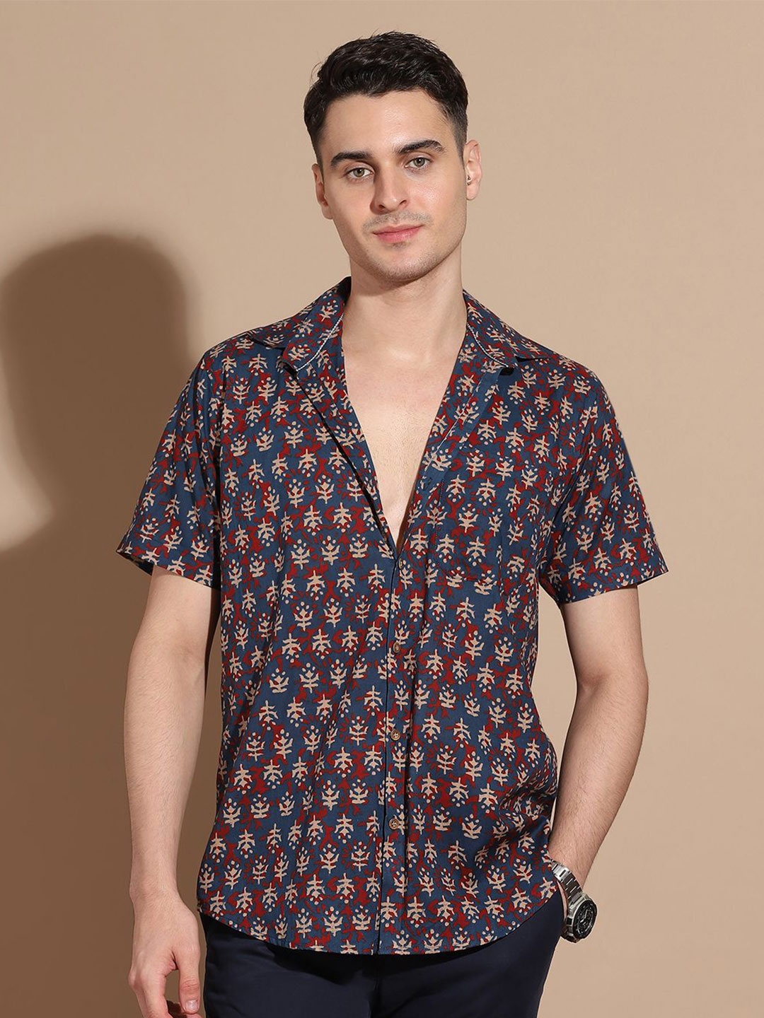 Anouk Men Smart Cutaway Collar Ethnic Motifs Printed Cotton Casual Shirt, Navy blue
Anouk Men Smart Cutaway Collar Ethnic Motifs Printed Cotton Casual Shirt, Navy blue