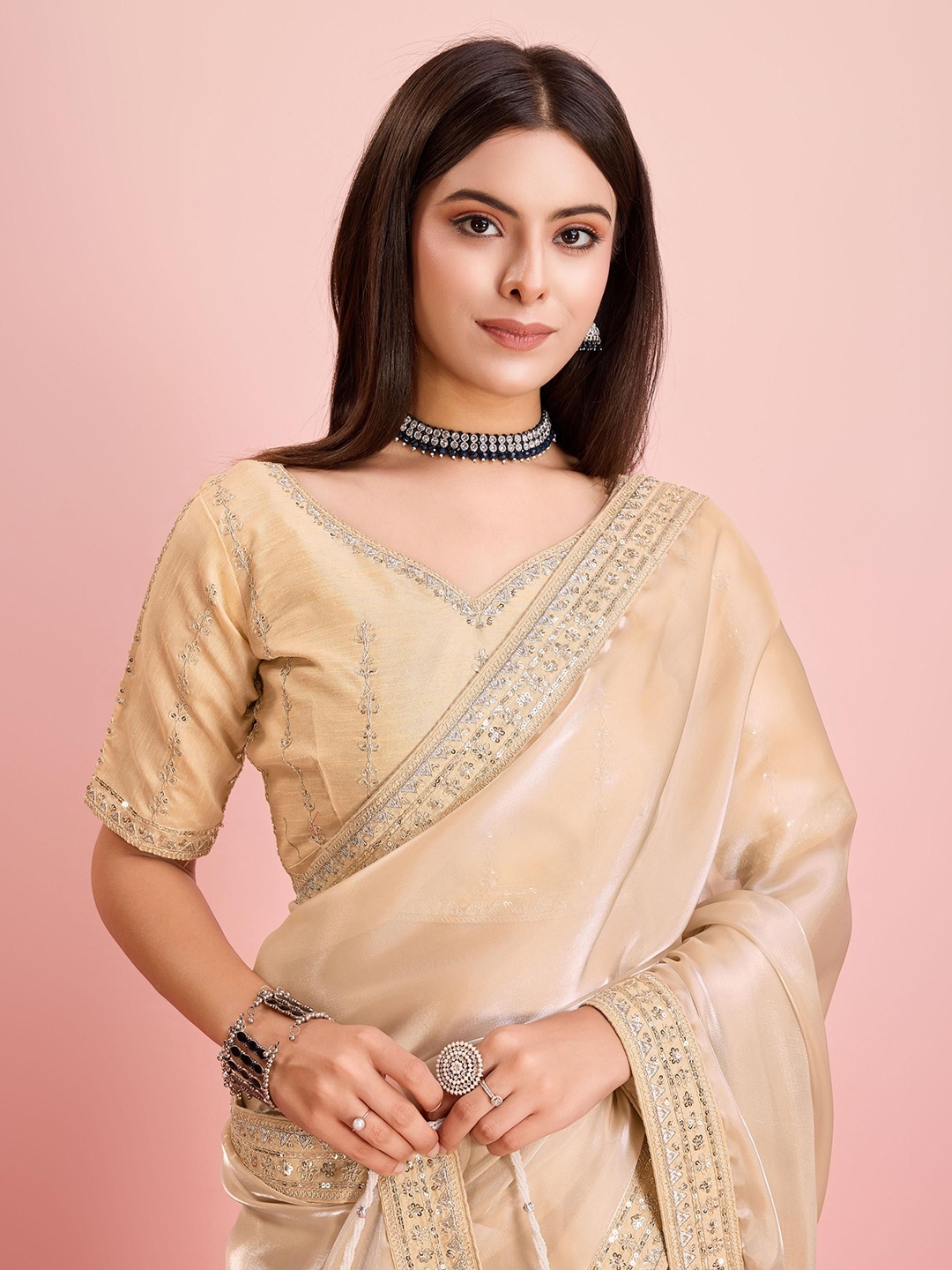 VAIRAGEE Solid Embroidered Embellished Party wear Sequenced Ready to Wear Saree, Beige
VAIRAGEE Solid Embroidered Embellished Party wear Sequenced Ready to Wear Saree, Beige