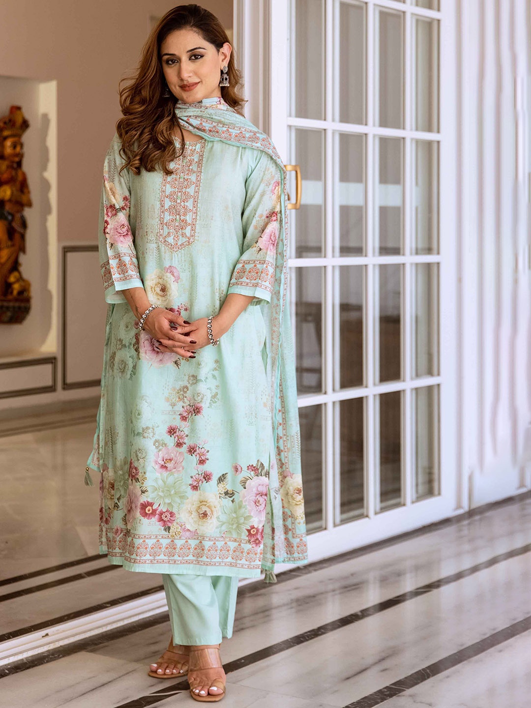 Nehamta Women Floral Printed Regular Beads and Stones Kurta With Trousers & Dupatta, Turquoise blue
Nehamta Women Floral Printed Regular Beads and Stones Kurta With Trousers & Dupatta, Turquoise blue